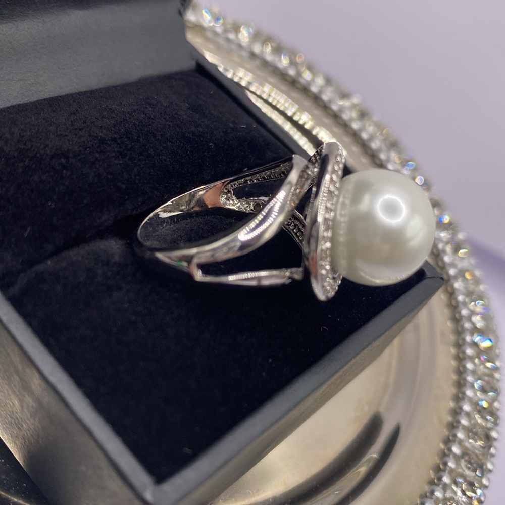 Pearl and Pave Crystal Ring - Picture 6 of 9